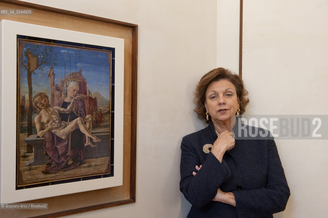 Venice 14/10/11 - The Director of Venice Museums Doundation Gabriella Belli in Correr Museum - La Direttrice della Fondazione dei musei Civici di Venezia nel Museo Correr con il quadro Gesu e la Madonna: Deposizione di Cosmè Tura arte ©Graziano Arici/Rosebud2