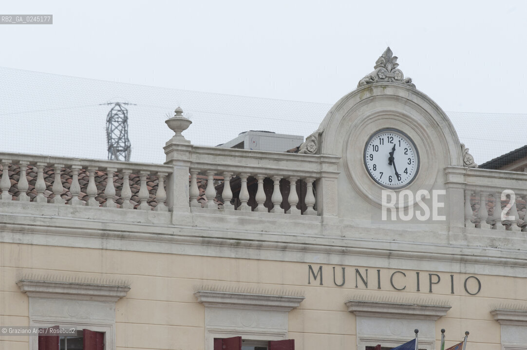 Venezia1/2/12 - Ponteggi e tralicci elettrici dellENEL a Scorzè Terna ©Graziano Arici/Rosebud2