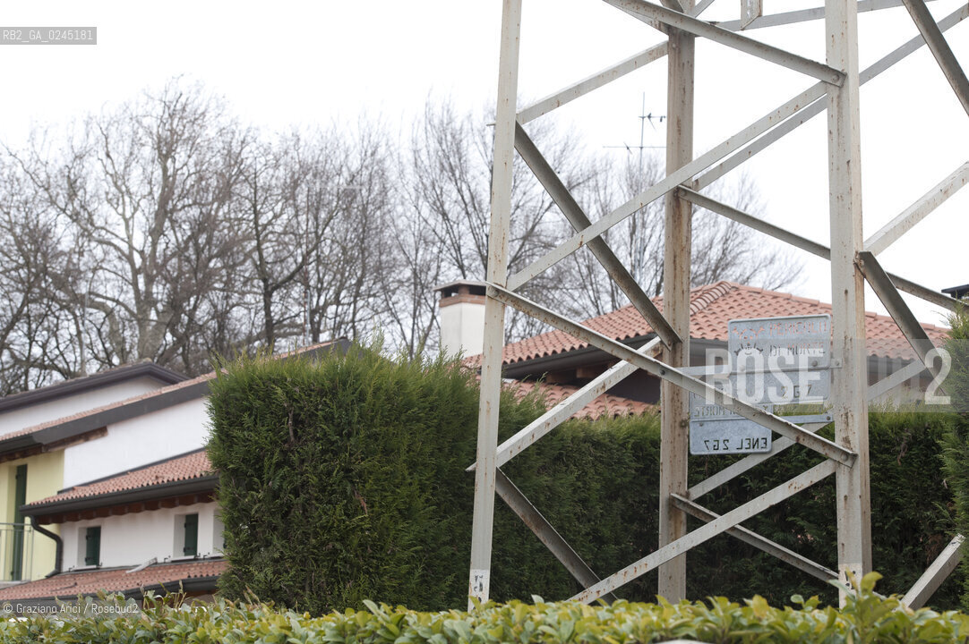 Venezia1/2/12 - Ponteggi e tralicci elettrici dellENEL a Scorzè Terna ©Graziano Arici/Rosebud2