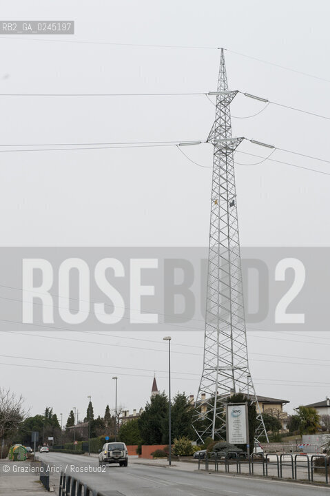 Venezia1/2/12 - Ponteggi e tralicci elettrici dellENEL a Scorzè Terna ©Graziano Arici/Rosebud2