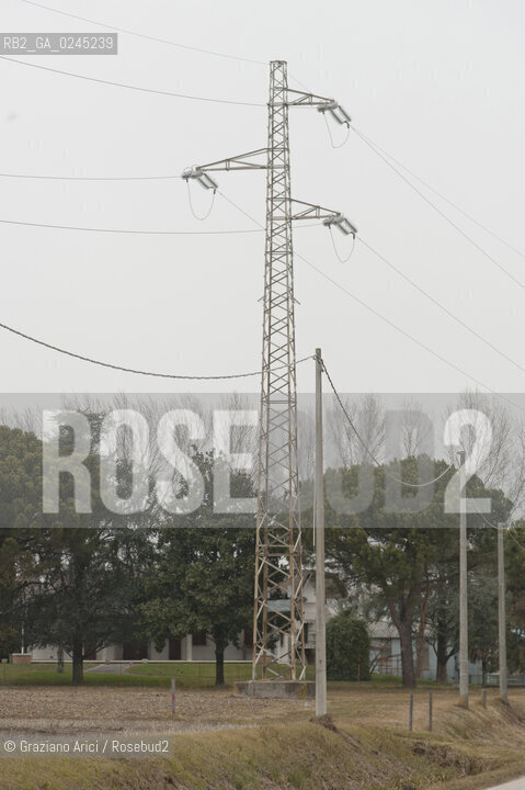 Venezia1/2/12 - Ponteggi e tralicci elettrici dellENEL a Zero Branco Terna ©Graziano Arici/Rosebud2