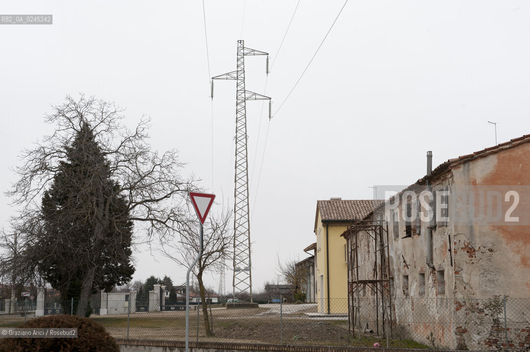 Venezia1/2/12 - Ponteggi e tralicci elettrici dellENEL a Quinto di Treviso Terna ©Graziano Arici/Rosebud2