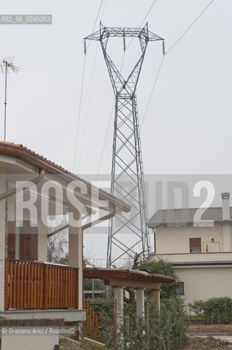 Venezia1/2/12 - Ponteggi e tralicci elettrici dellENEL a Paese Terna ©Graziano Arici/Rosebud2