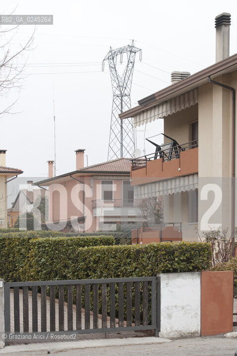 Venezia1/2/12 - Ponteggi e tralicci elettrici dellENEL a Paese Terna ©Graziano Arici/Rosebud2