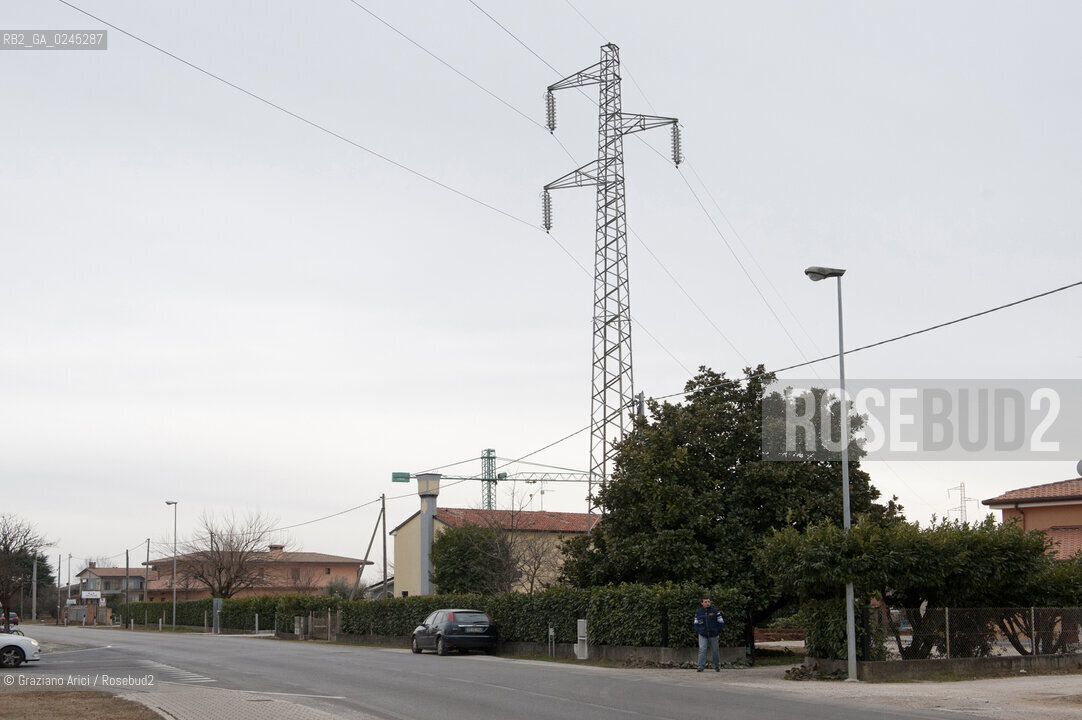 Venezia1/2/12 - Ponteggi e tralicci elettrici dellENEL a Ponzano Terna ©Graziano Arici/Rosebud2