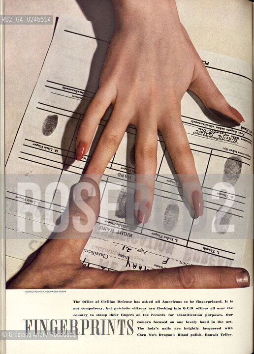 Venice 9/3/12 - Fortuny Palace Museum : Diana Vreeland after Diana Vreeland  Exposition: Harpers Bazaar october 1942 moda - archiviograziano arici