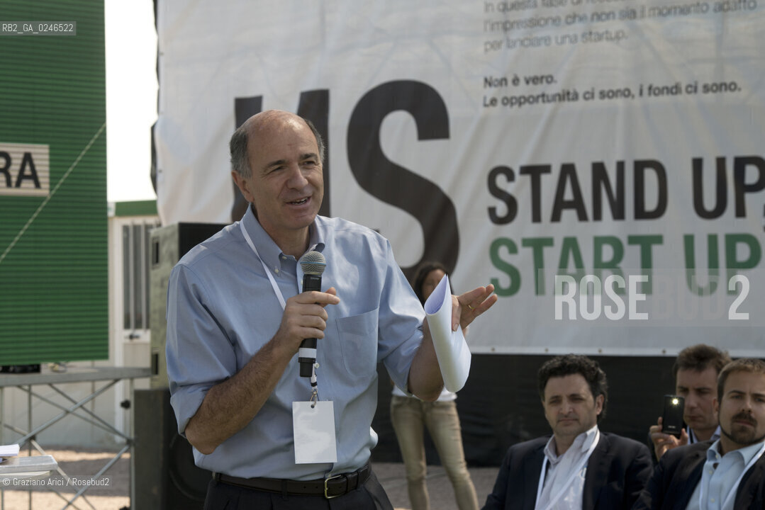 Rocade (TV) 26/5/12: Il Ministro Corrado Passera al Convegno Italia Startup presso il Centro per la ricerca e linnovazione tecnologica H-Farm - The Center for the research and the technologic innovation builded by Riccardo Donadon incubatore star up economia ©Graziano Arici/Rosebud2