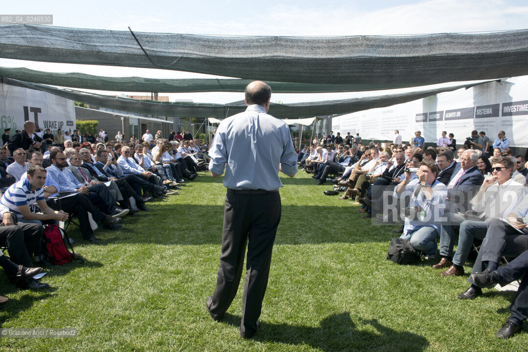 Rocade (TV) 26/5/12: Il Ministro Corrado Passera al Convegno Italia Startup presso il Centro per la ricerca e linnovazione tecnologica H-Farm - The Center for the research and the technologic innovation builded by Riccardo Donadon incubatore star up economia ©Graziano Arici/Rosebud2