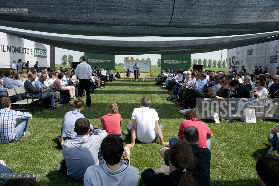 Rocade (TV) 26/5/12: Il Ministro Corrado Passera al Convegno Italia Startup presso il Centro per la ricerca e linnovazione tecnologica H-Farm - The Center for the research and the technologic innovation builded by Riccardo Donadon incubatore star up economia ©Graziano Arici/Rosebud2