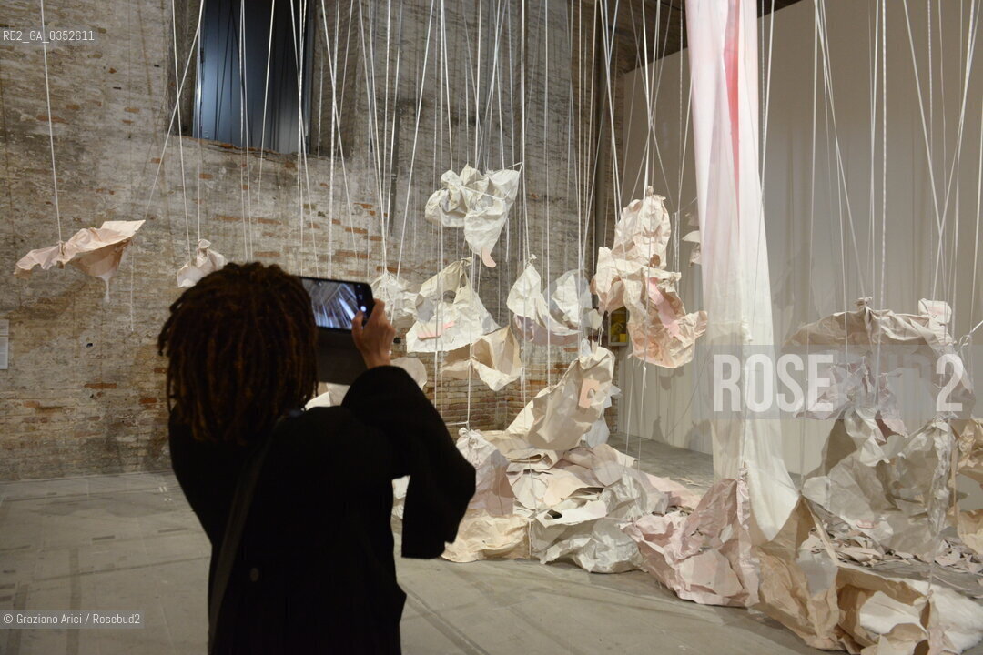 57th International Art Exhibition Arsenale artist Karla Black arte artista ©Graziano Arici/Rosebud2