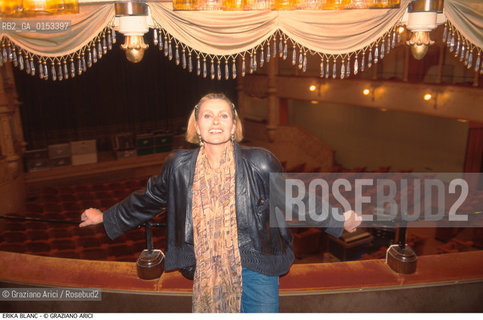 - Venezia,1992.Ritratto dellattrice Erika Blanc al Teatro Goldoni Teatro ritratto attrice - Venice,1992.Venice International Film Festival.Portrait of the actress Erika Blanc ©Graziano Arici/Rosebud2