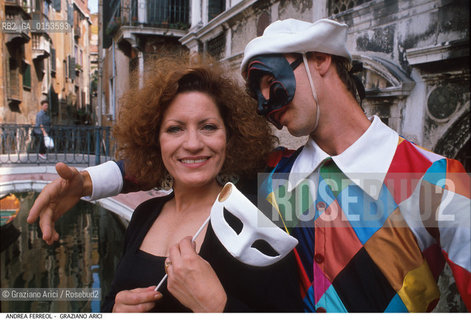 - Venezia,1992.Ritratto dellattrice Andréa Ferréol Cinema ritratto maschera arlecchino attrice - Venice,1992.Portrait of the actress Andréa Ferréol ©Graziano Arici/Rosebud2