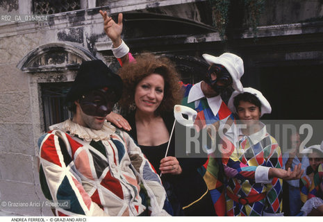 - Venezia,1992.Ritratto dellattrice Andréa Ferréol Cinema ritratto maschera arlecchino attrice - Venice,1992.Portrait of the actress Andréa Ferréol ©Graziano Arici/Rosebud2