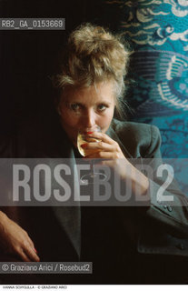 -Venezia,1980. Mostra Internazionale dArte Cinematografica. Ritratto dellattrice Hanna Schygulla. Cinema attrice ritratto bancone bar Excelsior.-Venice,1980.Venice Film Festival. Portrait of the actress Hanna Schygulla ©Graziano Arici/Rosebud2