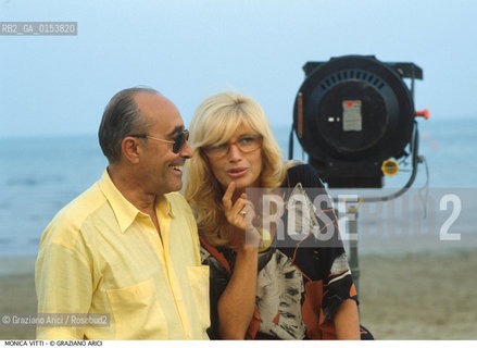 - Venezia, 1989. 46°Festival Internazionale dArte Cinematografica di Venezia.Ritratto dellattrice Monica Vitti con il critico cinematografico Lello Bersani. Cinema ritratto attrice critico.- Venice,1989. 46th Venice International Film Festival.Portrait of actress Monica Vitti with the critic Lello Bersani ©Graziano Arici/Rosebud2