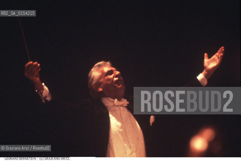 -Venezia,1985.Il direttore dorchestra Leonard Bernstein a Venezia. Musica classica direttore orchestra ritratto .-Venice,1985.Portrait of the conductor Leonard Bernstein ©Graziano Arici/Rosebud2