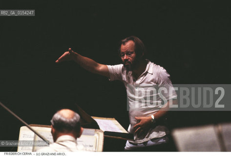-Venezia,1991.Ritratto del direttore dorchestra Friedrich Cerha durante un concerto.Musica Classica Direttore Orchestra ritratto concerto.-Venice,1991.Portrait of the conductor Friedrich Cerha during a concert ©Graziano Arici/Rosebud2