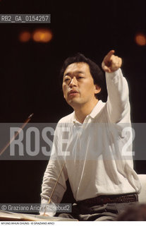 Venezia,1995.Gran Teatro La Fenice.Ritratto del pianista e direttore dorchestra Myung-Whun Chung.Musica classica direttore orchestra pianista sud corea ritratto .Venice,1995.Gran Teatro La Fenice.Portrait of the conductor and pianist Myung-Whun Chung ©Graziano Arici/Rosebud2