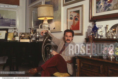 Venezia,1989. Ritratto del cantante e compositore italiano Pino Donaggio nella sua casa. Ritratto compositore cantante colonne sonore musica pop.Venice,1989.Portrait of the singer and Italian composer Pino Donaggio at home ©Graziano Arici/Rosebud2 