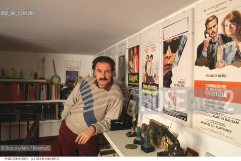 Venezia,1989. Ritratto del cantante e compositore italiano Pino Donaggio nella sua casa. Ritratto compositore cantante colonne sonore musica pop.Venice,1989.Portrait of the singer and Italian composer Pino Donaggio at home ©Graziano Arici/Rosebud2 