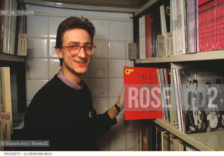 Venezia,1987.Ritratto del produttore Luciano Trevisan detto Fricchetti.Musica contemporanea produttore ritratto disco LP manager editore Pitura Freska gruppo.Venice,1980.Portrait of the producer Luciano Trevisan alias Fricchetti ©Graziano Arici/Rosebud2