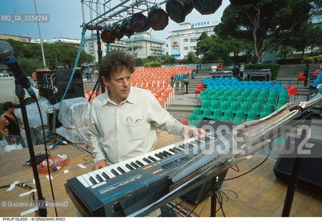 -Jesolo(Venezia),1992. Ritratto del compositore Philip Glass. Musica classica contemporanea minimalismo ritratto compositore.-Jesolo(Venice),1992. Portrait of the contemporary composer Philip Glass ©Graziano Arici/Rosebud2
