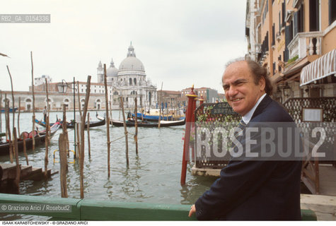 Venezia,1995.Ritratto del direttore dorchestra Isaac Karabtchevsky.Musica classica direttore orchestra ritratto Canal Grande Ponte Accademia Salute Basilica.Venice,1995. Portrait of the conductor Isaac Karabtchevsky ©Graziano Arici/Rosebud2