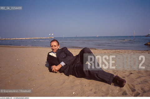 Venezia,1993.Ritratto del gallerista Lucio Amelio in spiaggia- Modern Art Agency-Arte gallerista ritratto spiaggia .Venice,1993. Portrait of the art dealer Lucio Amelio on the beach ©Graziano Arici/Rosebud2