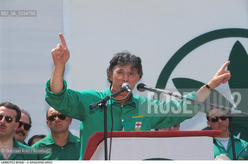 Venezia,1997.Il politico leader e fondatore della Lega Nord Umberto Bossi durante il comizio della Lega Nord. Politica politico Lega Nord ritratto comizio incontro camicia verde Segretario partito.Venice,1997.The politician Umberto Bossi, leader of the Lega Nord Party ©Graziano Arici/Rosebud2
