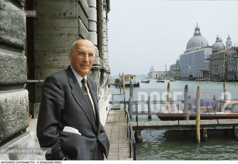 Venezia,1993.Ritratto del magistrato Antonino Caponnetto. Magistrato Giustizia commissione Antimafia pool Palermo legge Stato processo Mafia Lotta giurisprudenza diritto.Venice,1993. Portrait of the magistrate judge Antonino Caponnetto,president of antimafia board  ©Graziano Arici/Rosebud2