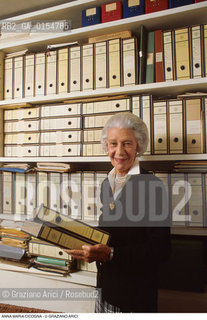 Venezia,1996.Ritratto della contessa AnnaMaria Cicogna in casa sua, ambientalista per la salvaguardia di Venezia. Ambiente Venezia salvaguardia contessa ritratto casa.Venice,1996. Portrait of the countess AnnaMaria Cicogna, enviromentalist and safeguard of Venice, at home ©Graziano Arici/Rosebud2