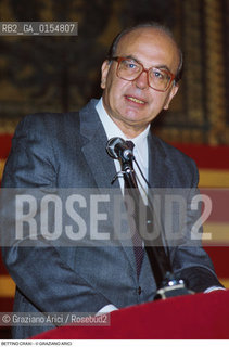 Venezia,1986.Ritratto del politico Bettino Craxi con Nereo Laroni, sindaco di Venezia. Politica Presidente del Consiglio dei Ministri segretario partito socialista politico ritratto.Venice,1986. Portrait of the politician Bettino Craxi president of the Council of Ministers with the mayor of Venice Nereo Laroni ©Graziano Arici/Rosebud2