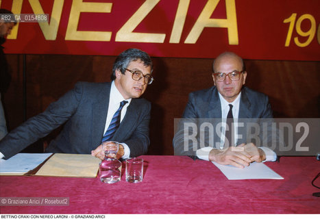 Venezia,1986.Ritratto del politico Bettino Craxi con Nereo Laroni, sindaco di Venezia. Politica Presidente del Consiglio dei Ministri segretario partito socialista politico ritratto.Venice,1986. Portrait of the politician Bettino Craxi president of the Council of Ministers with the mayor of Venice Nereo Laroni ©Graziano Arici/Rosebud2