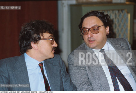 Venezia,1993.Ritratto del politico ed ex Ministro degli Esteri Gianni De Michelis e il fratello Cesare De Michelis, editore Marsilio. Politica politico ritratto ministro editore editoria.Venice,1993. Portrait of the politician Gianni De Michelis with his brother Cesare De Michelis ©Graziano Arici/Rosebud2
