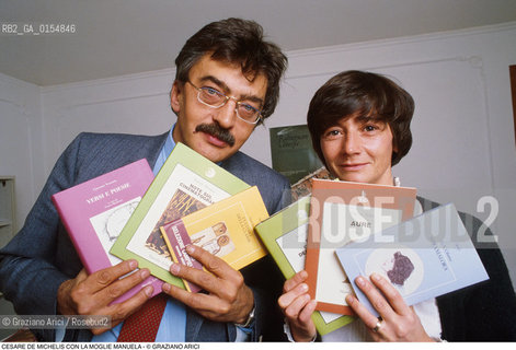 Venezia,1993.Ritratto di Cesare De Michelis,critico letterario ed editore,con la moglie Manuela.Editoria libro Letteratura editore critico ritratto.Venice,1993. Portrait of the Cesare De Michelis,literary critic and publisher,with his wife Manuela ©Graziano Arici/Rosebud2