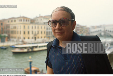 -VENEZIA,1989.GUEVARA ALFREDO,POLITICO MINISTRO DELLA CULTURA CUBANA POLITICA MINISTRO CUBA OCCHIALI.-VENICE,1989. THE POLITICAL CUBAN MINISTER OF CULTURE GUEVARA ALFREDO ©Graziano Arici/Rosebud2