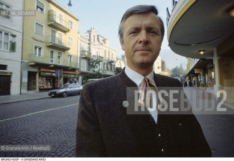 -1990. Alto Adige, Merano: Bruno Hosp,comandante degli Schützen (schuetzen)- ala destra, corpo paramilitare altoatesino. Geo Sudtirolo altoadige corpo politica para militare movimento soldato militare -1990, Alto Adige-Südtirol, Meran: Bruno Hosp, commander of Schützen (schuetzen), paramilitary corp ©