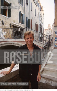 Venezia, 1997.Ritratto del ballerino e coreografo Michail Barisnikov (Mikhail Baryshnikov). Danza ballerino ritratto ponte.Venice, 1997. Portrait of the dancer and coreographer  Michail Barisnikov (Mikhail Baryshnikov) ©Graziano Arici/Rosebud2