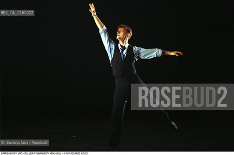Venezia, 1997.Ritratto del ballerino e coreografo Michail Barisnikov (Mikhail Baryshnikov). Danza ballerino ritratto ponte.Venice, 1997. Portrait of the dancer and coreographer  Michail Barisnikov (Mikhail Baryshnikov) ©Graziano Arici/Rosebud2