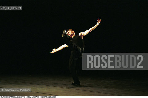 Venezia, 1997.Ritratto del ballerino e coreografo Michail Barisnikov (Mikhail Baryshnikov). Danza ballerino ritratto ponte.Venice, 1997. Portrait of the dancer and coreographer  Michail Barisnikov (Mikhail Baryshnikov) ©Graziano Arici/Rosebud2