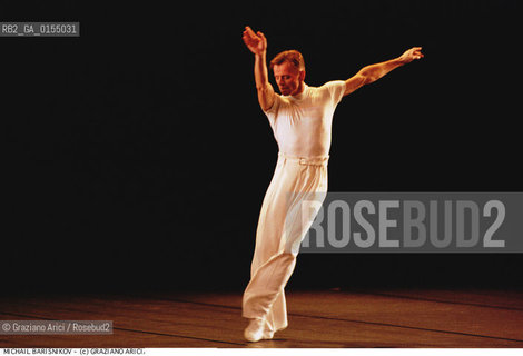 Venezia, 1997.Ritratto del ballerino e coreografo Michail Barisnikov (Mikhail Baryshnikov). Danza ballerino ritratto ponte.Venice, 1997. Portrait of the dancer and coreographer  Michail Barisnikov (Mikhail Baryshnikov) ©Graziano Arici/Rosebud2