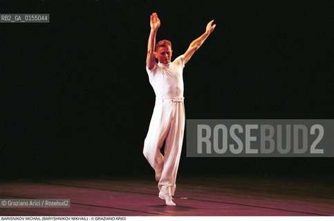 Venezia, 1997.Ritratto del ballerino e coreografo Michail Barisnikov (Mikhail Baryshnikov). Danza ballerino ritratto ponte.Venice, 1997. Portrait of the dancer and coreographer  Michail Barisnikov (Mikhail Baryshnikov) ©Graziano Arici/Rosebud2
