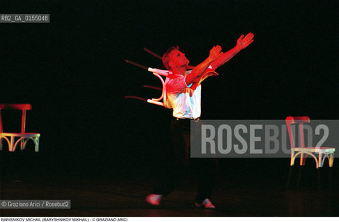 Venezia, 1997.Ritratto del ballerino e coreografo Michail Barisnikov (Mikhail Baryshnikov). Danza ballerino ritratto ponte.Venice, 1997. Portrait of the dancer and coreographer  Michail Barisnikov (Mikhail Baryshnikov) ©Graziano Arici/Rosebud2
