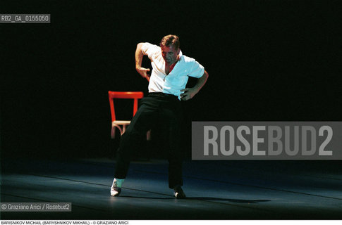 Venezia, 1997.Ritratto del ballerino e coreografo Michail Barisnikov (Mikhail Baryshnikov). Danza ballerino ritratto ponte.Venice, 1997. Portrait of the dancer and coreographer  Michail Barisnikov (Mikhail Baryshnikov) ©Graziano Arici/Rosebud2