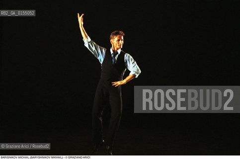 Venezia, 1997.Ritratto del ballerino e coreografo Michail Barisnikov (Mikhail Baryshnikov). Danza ballerino ritratto ponte.Venice, 1997. Portrait of the dancer and coreographer  Michail Barisnikov (Mikhail Baryshnikov) ©Graziano Arici/Rosebud2