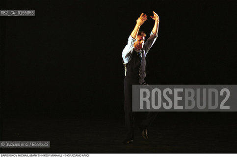 Venezia, 1997.Ritratto del ballerino e coreografo Michail Barisnikov (Mikhail Baryshnikov). Danza ballerino ritratto ponte.Venice, 1997. Portrait of the dancer and coreographer  Michail Barisnikov (Mikhail Baryshnikov) ©Graziano Arici/Rosebud2