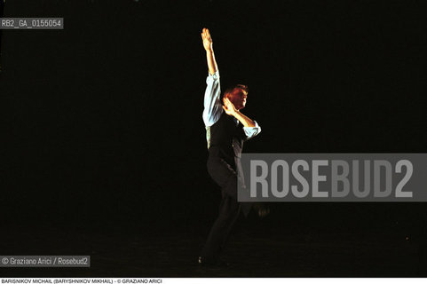 Venezia, 1997.Ritratto del ballerino e coreografo Michail Barisnikov (Mikhail Baryshnikov). Danza ballerino ritratto ponte.Venice, 1997. Portrait of the dancer and coreographer  Michail Barisnikov (Mikhail Baryshnikov) ©Graziano Arici/Rosebud2
