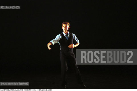 Venezia, 1997.Ritratto del ballerino e coreografo Michail Barisnikov (Mikhail Baryshnikov). Danza ballerino ritratto ponte.Venice, 1997. Portrait of the dancer and coreographer  Michail Barisnikov (Mikhail Baryshnikov) ©Graziano Arici/Rosebud2