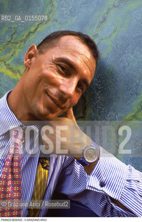 Venezia, 1996.Ritratto del manager Franco Bosisio,vice presidente SMH Holding(Swatch), mentre firma i cataloghi.Economia manager orologio.Venice, 1996. Portrait of the manager Franco Bosisio during the watchs exhibition ©Graziano Arici/Rosebud2