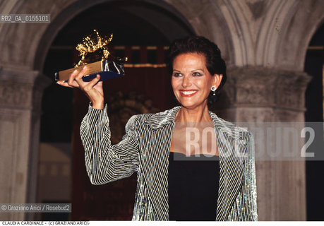 - Venezia, 1993. 50°Festival Internazionale dArte Cinematografica di Venezia.Ritratto dellattrice Claudia Cardinale con il Leone dOro alla Carriera Cinema ritratto attrice.- Venice,1993. 50th Venice International Film Festival. Portrait of the actress Claudia Cardinale with the Golden Lion for Lifetime Achievement prize ©Graziano Arici/Rosebud2